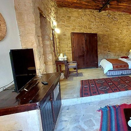 Hayat Zaman Hotel And Resort Petra Wadi Musa Exteriör bild