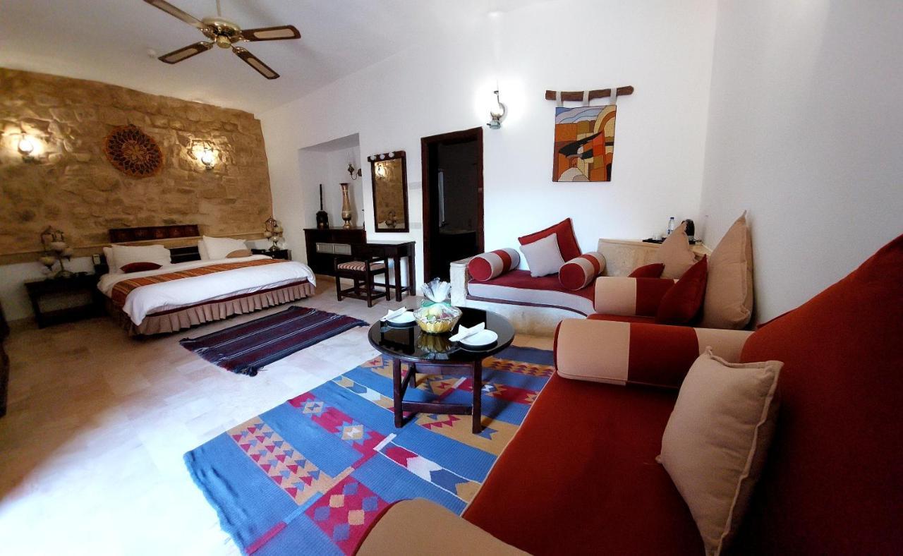 Hayat Zaman Hotel And Resort Petra Wadi Musa Exteriör bild
