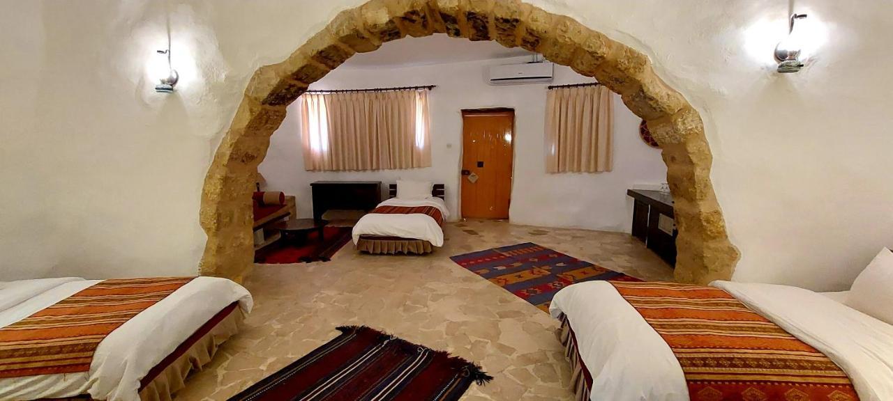 Hayat Zaman Hotel And Resort Petra Wadi Musa Exteriör bild