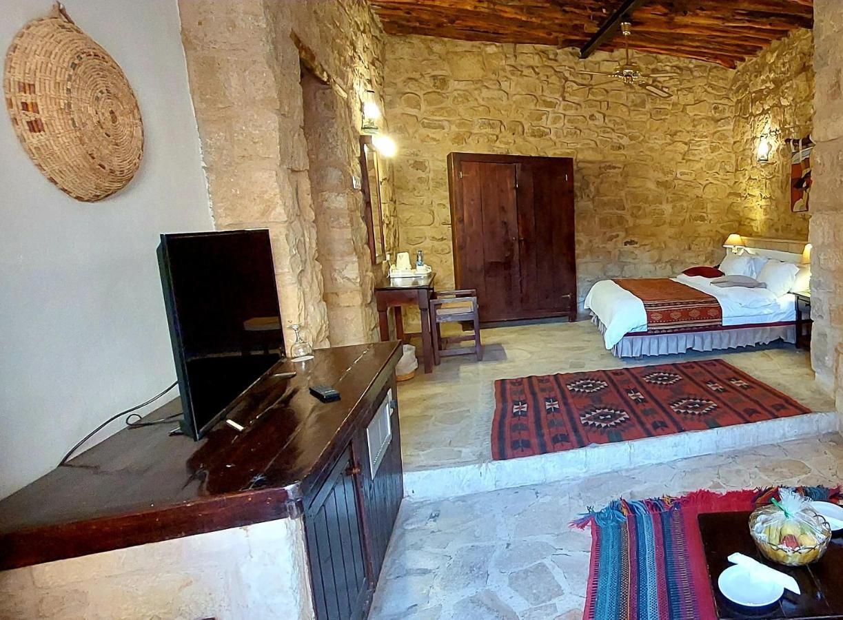 Hayat Zaman Hotel And Resort Petra Wadi Musa Exteriör bild