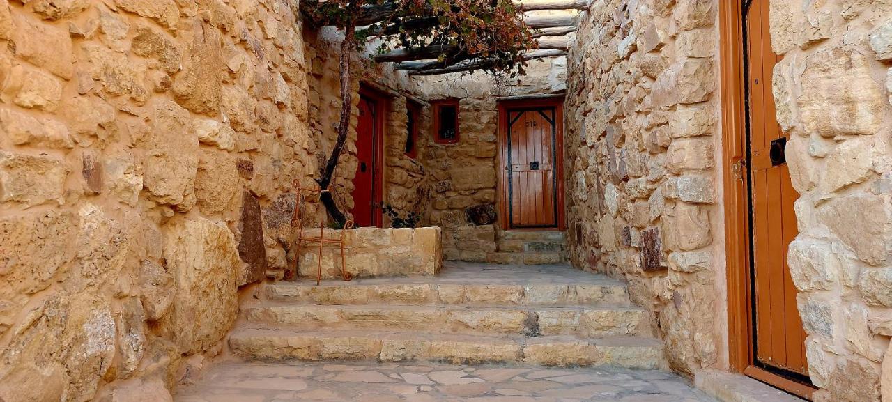 Hayat Zaman Hotel And Resort Petra Wadi Musa Exteriör bild