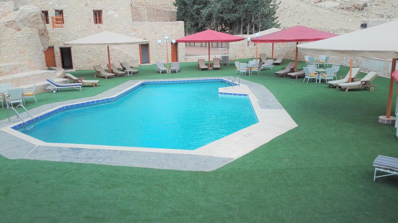 Hayat Zaman Hotel And Resort Petra Wadi Musa Exteriör bild