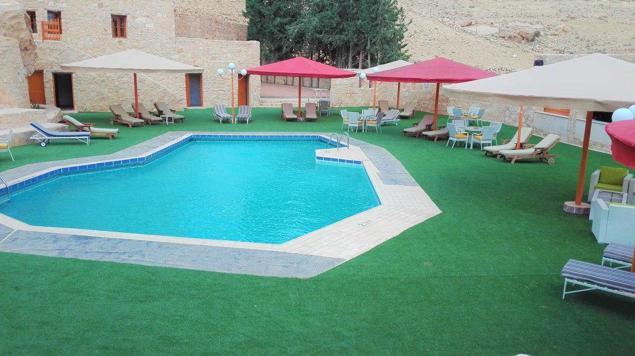 Hayat Zaman Hotel And Resort Petra Wadi Musa Exteriör bild
